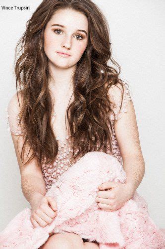 Kaitlyn Dever Private Nude Photos